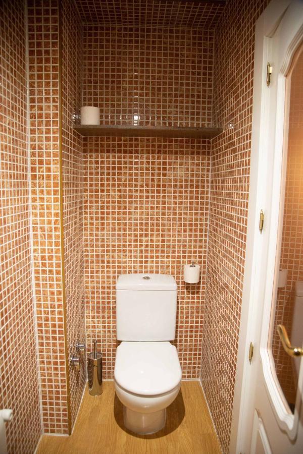 Rajabai Apartment *